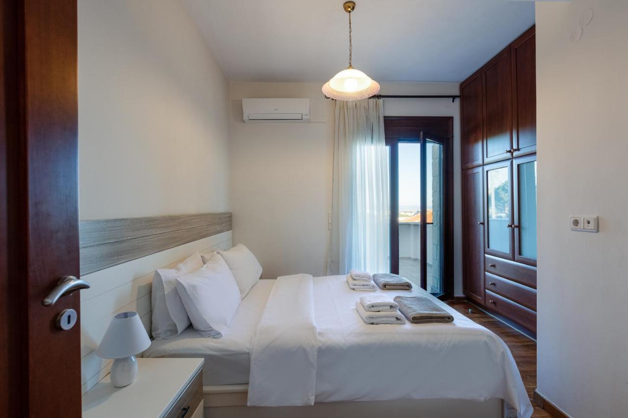 Villa Natura - With Private Heated Pool Tria Monastiria Bagian luar foto
