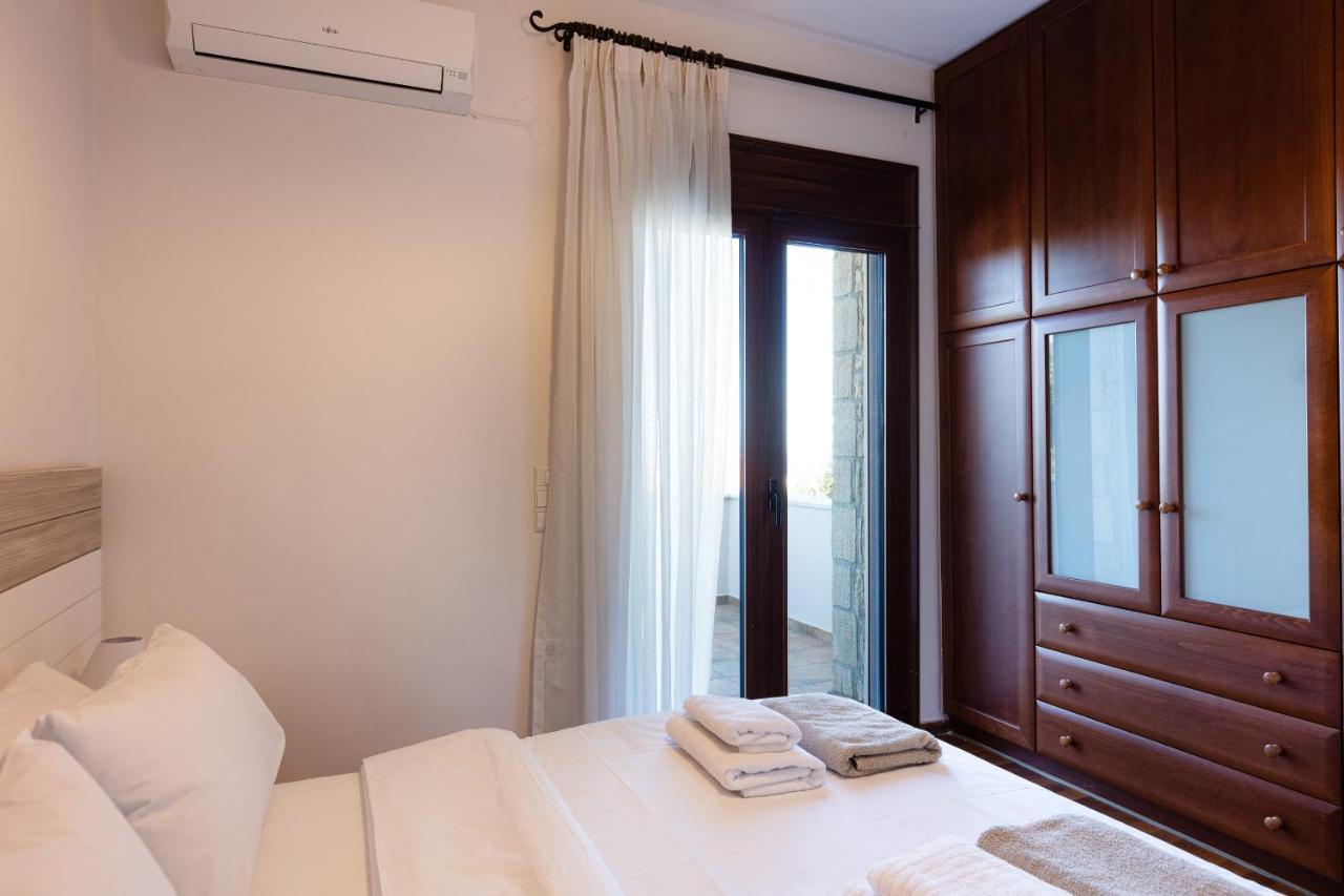 Villa Natura - With Private Heated Pool Tria Monastiria Bagian luar foto